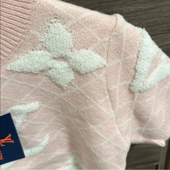 Light pink & white knit top - Picture 3 of 4